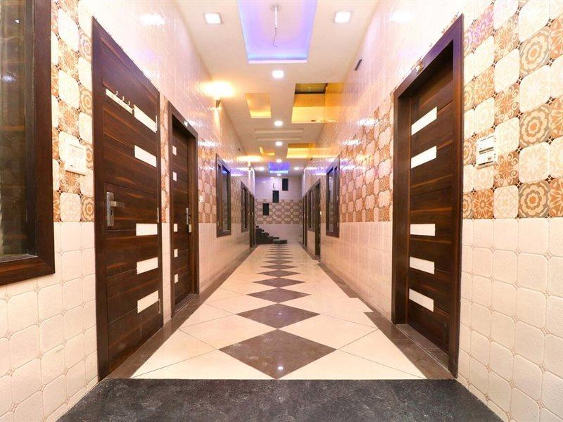 Oyo-18478马克斯酒店 贾朗达尔 外观 照片